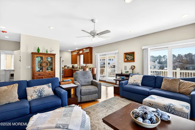 20 Edgewater Drive, Tuckerton, NJ 08087