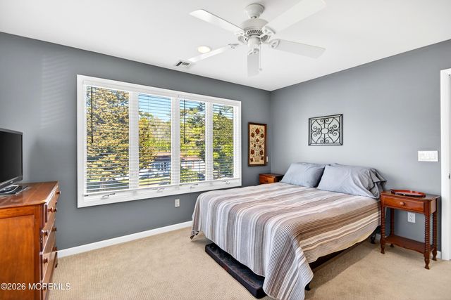 20 Edgewater Drive, Tuckerton, NJ 08087