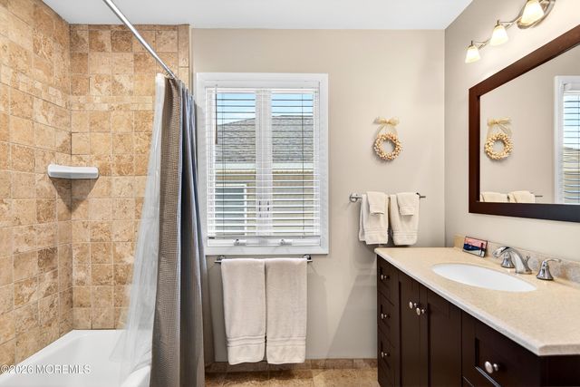 20 Edgewater Drive, Tuckerton, NJ 08087