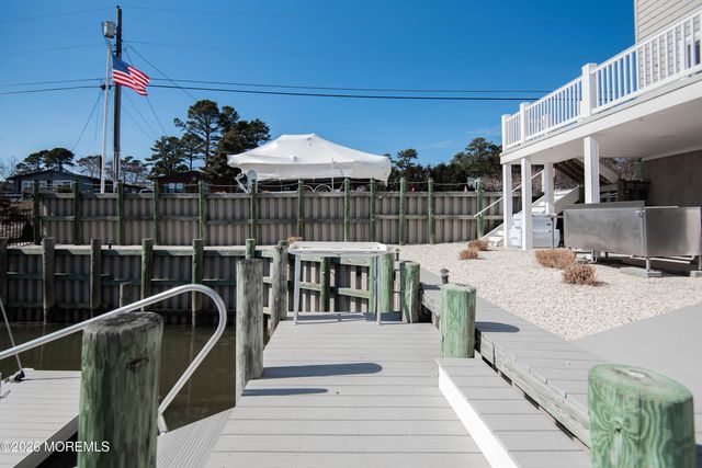 20 Edgewater Drive, Tuckerton, NJ 08087