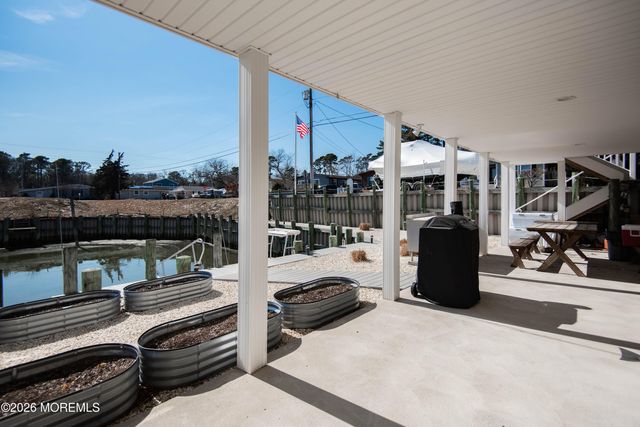 20 Edgewater Drive, Tuckerton, NJ 08087