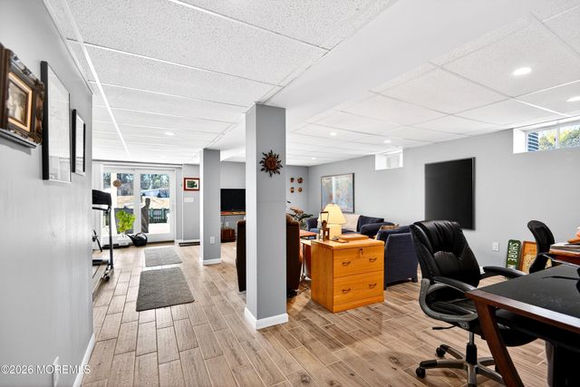 20 Edgewater Drive, Tuckerton, NJ 08087