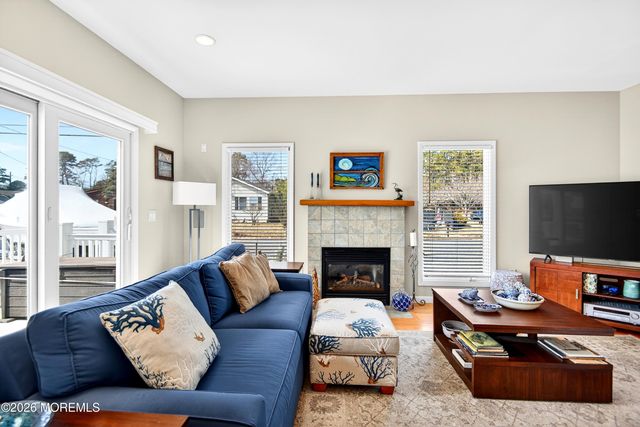 20 Edgewater Drive, Tuckerton, NJ 08087