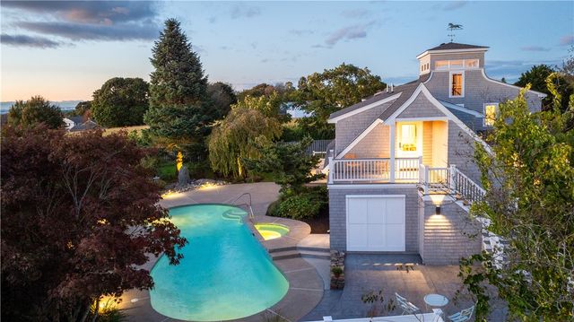 2040 East Main Road, Portsmouth, RI 02871