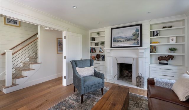 2040 East Main Road, Portsmouth, RI 02871