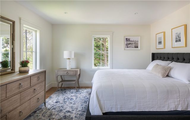 2040 East Main Road, Portsmouth, RI 02871