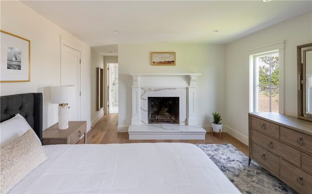 2040 East Main Road, Portsmouth, RI 02871