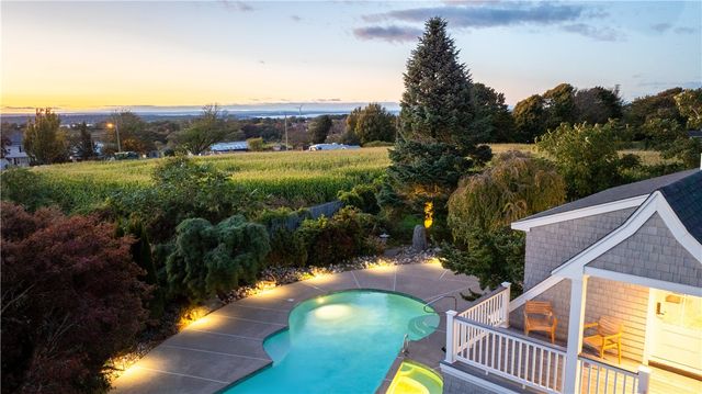 2040 East Main Road, Portsmouth, RI 02871