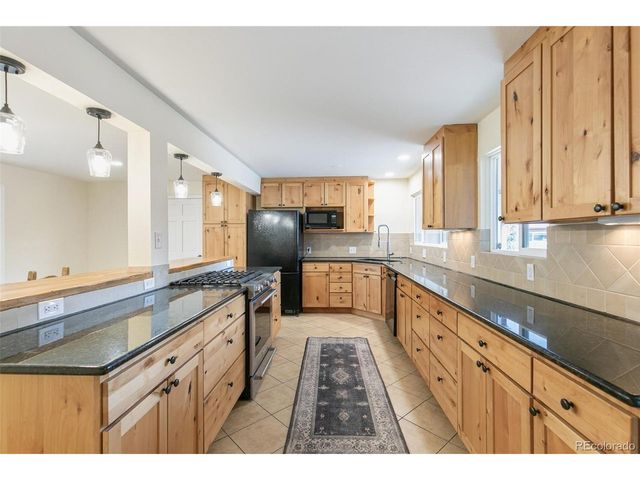 8185 Sunset Dr, Lakewood, CO 80214