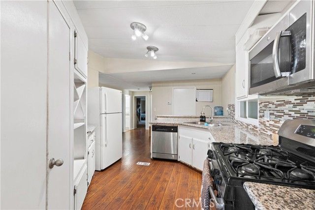 19078 Monterey, Hesperia, CA 92345