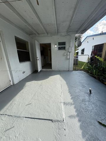 6311 SW 8th Street, North Lauderdale, FL 33068