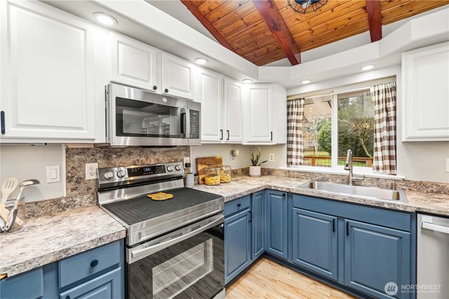 5503 E Collins Road, Port Orchard, WA 98366