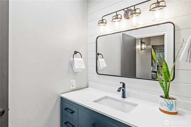 5503 E Collins Road, Port Orchard, WA 98366