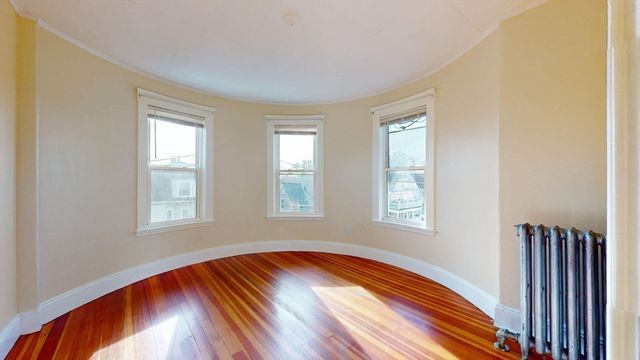 19 Nightingale St, Boston, MA 02124