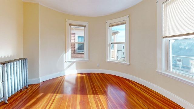 19 Nightingale St, Boston, MA 02124