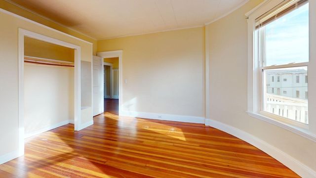 19 Nightingale St, Boston, MA 02124