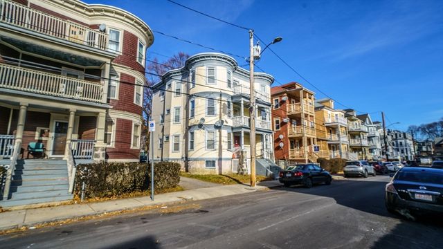 19 Nightingale St, Boston, MA 02124