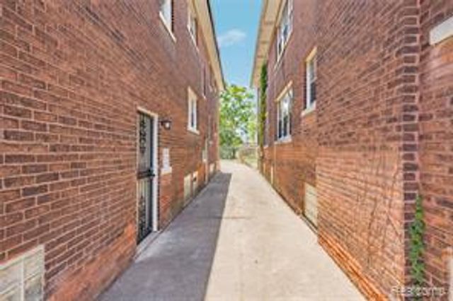 3251 Calvert Street, Detroit, MI 48206