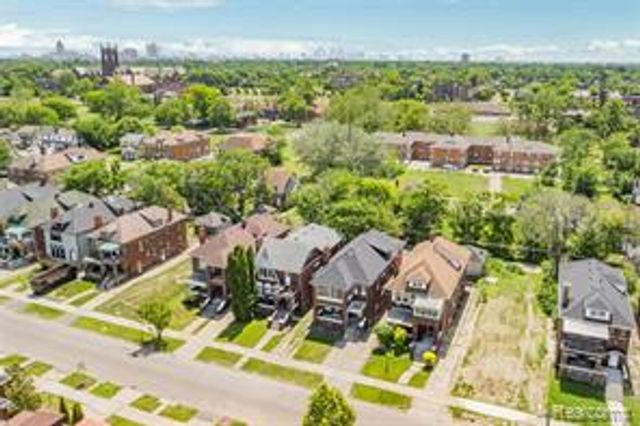 3251 Calvert Street, Detroit, MI 48206
