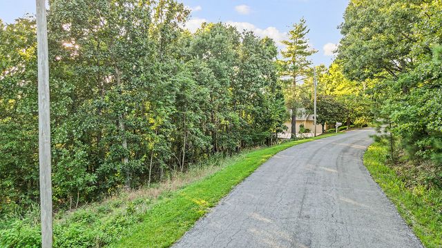 Halladale Lane, Bella Vista, AR 72715