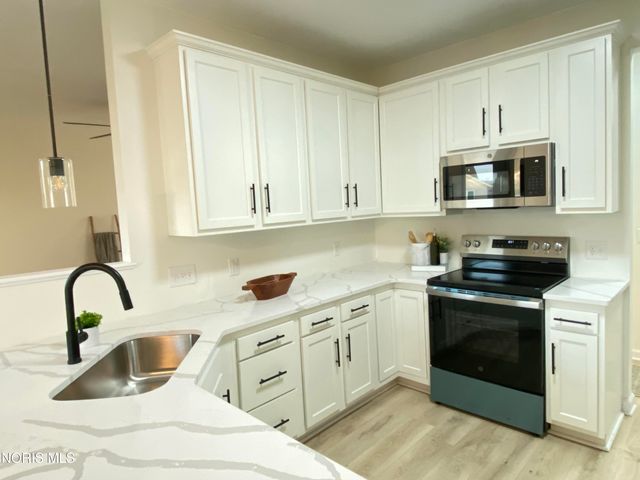 26618 Woodmont Drive, Perrysburg, OH 43551