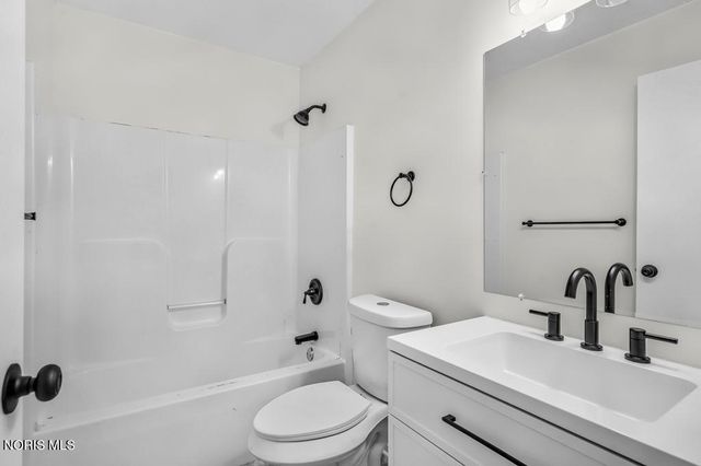 26618 Woodmont Drive, Perrysburg, OH 43551