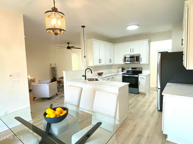 26618 Woodmont Drive, Perrysburg, OH 43551