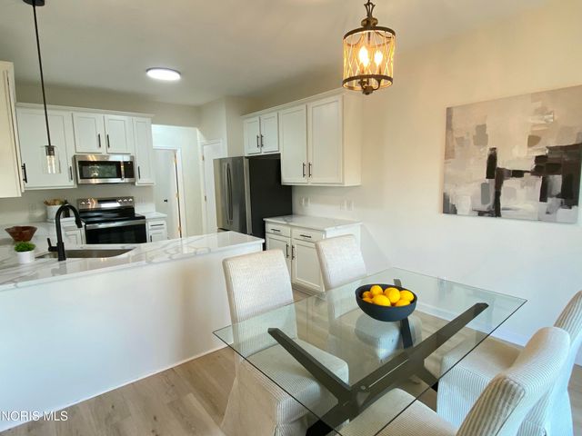 26618 Woodmont Drive, Perrysburg, OH 43551