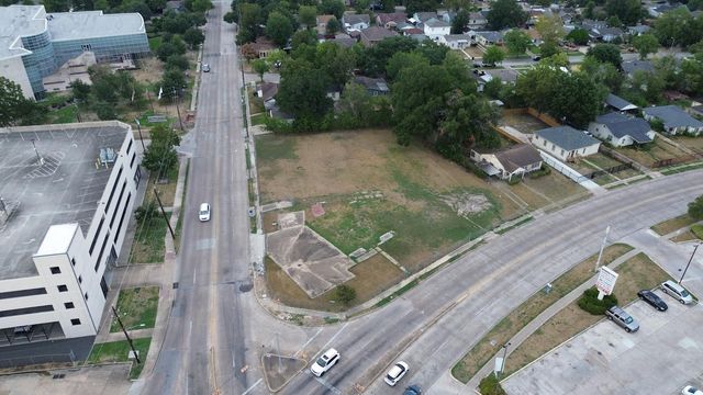 7003 Woodridge Drive, Houston, TX 77087