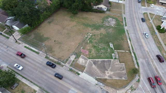 7003 Woodridge Drive, Houston, TX 77087