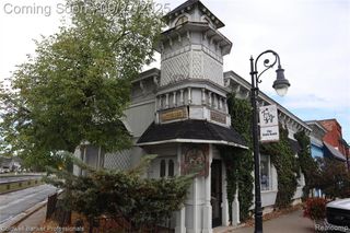 216 S Broad Street, Holly, MI 48442