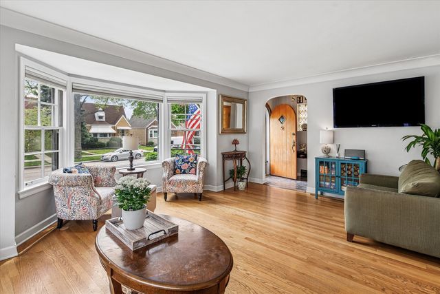4252 N Parkside Avenue, Chicago, IL 60634