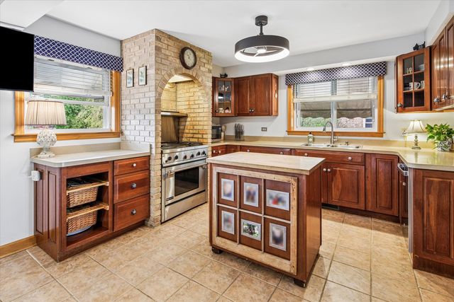 4252 N Parkside Avenue, Chicago, IL 60634