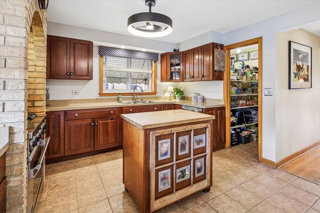 4252 N Parkside Avenue, Chicago, IL 60634