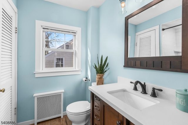 195 Hillside Ave, Chatham Boro, NJ 07928