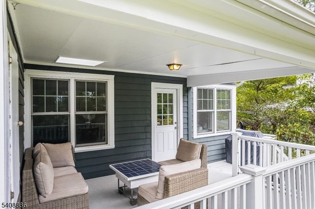 195 Hillside Ave, Chatham Boro, NJ 07928