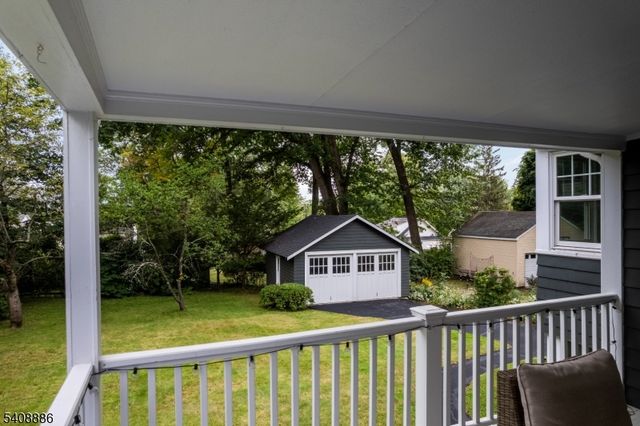 195 Hillside Ave, Chatham Boro, NJ 07928