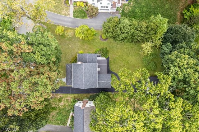 195 Hillside Ave, Chatham Boro, NJ 07928