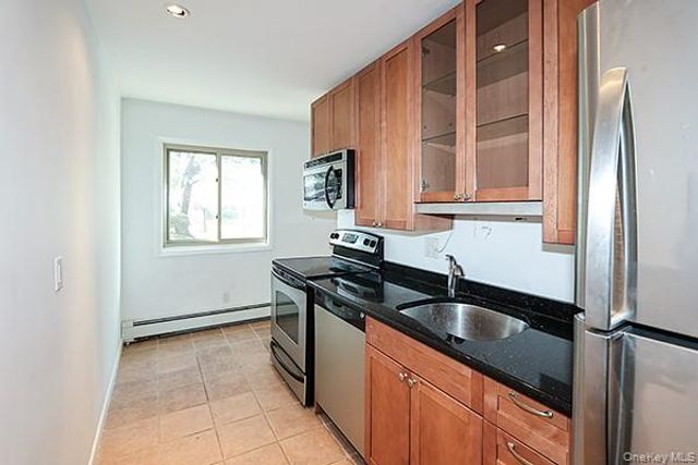 2449 Union Boulevard 24A, Islip, NY 11751