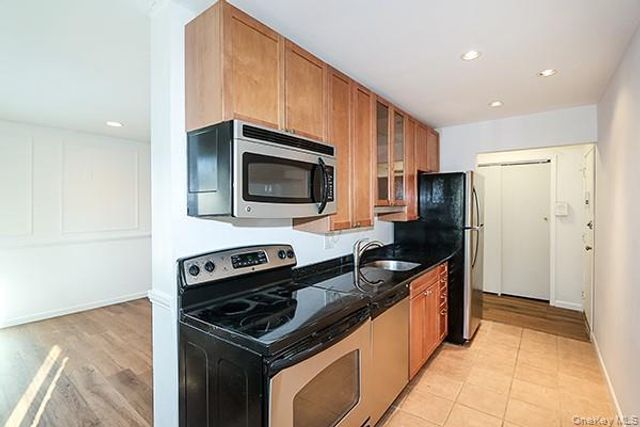 2449 Union Boulevard 24A, Islip, NY 11751