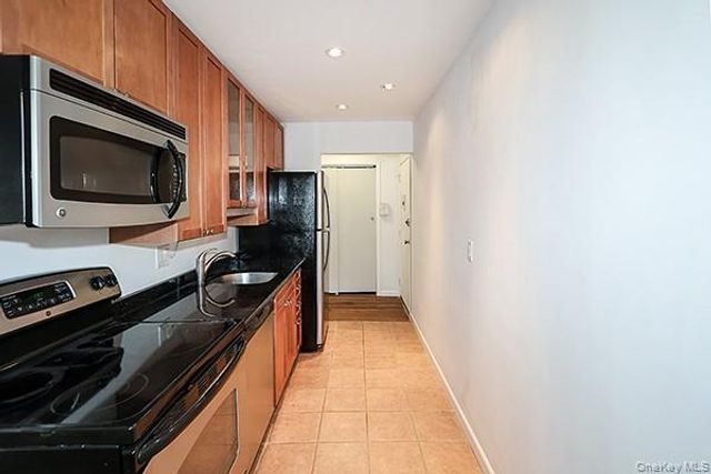 2449 Union Boulevard 24A, Islip, NY 11751