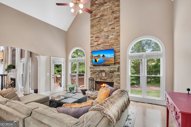 741 E Shore Drive, Canton, GA 30114