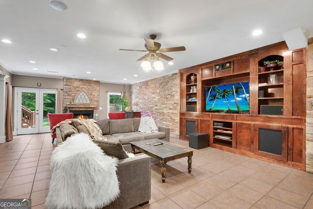 741 E Shore Drive, Canton, GA 30114