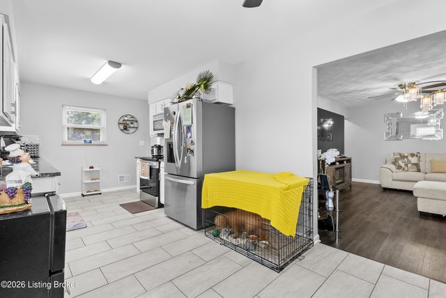 7802 Bluebonnet Rd, Louisville, KY 40258