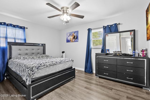 7802 Bluebonnet Rd, Louisville, KY 40258