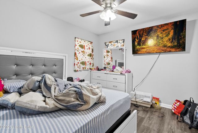 7802 Bluebonnet Rd, Louisville, KY 40258