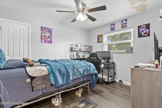7802 Bluebonnet Rd, Louisville, KY 40258