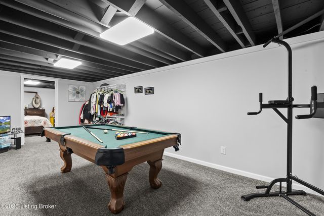 7802 Bluebonnet Rd, Louisville, KY 40258