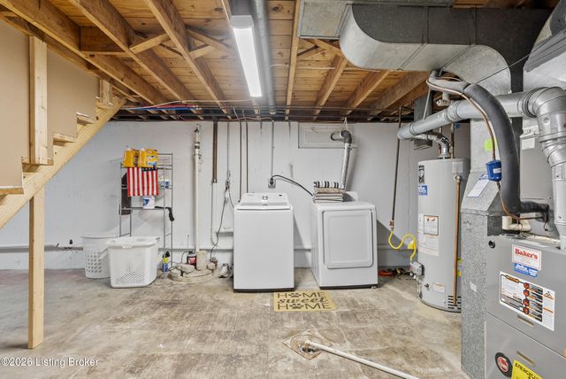 7802 Bluebonnet Rd, Louisville, KY 40258