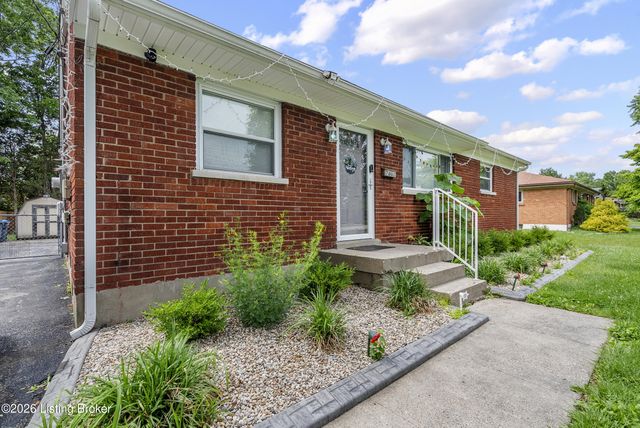 7802 Bluebonnet Rd, Louisville, KY 40258